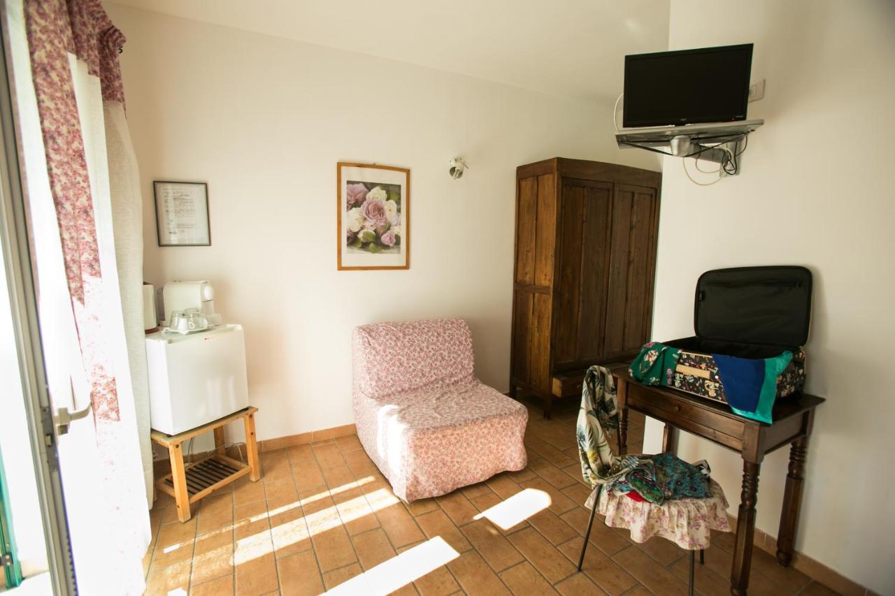 Le Raganelle Hotel Oneglia Exterior photo