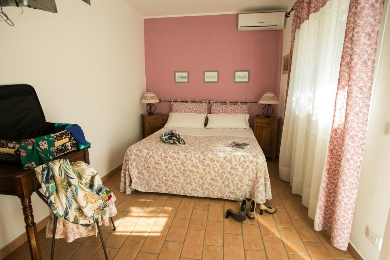 Le Raganelle Hotel Oneglia Exterior photo